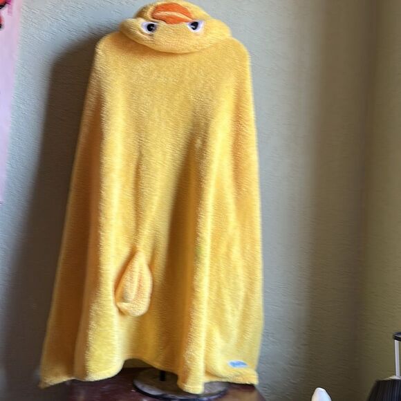 Snuggie Blanket Yellow Duck Design Wearable Throw Fleece Cozy Warm Soft - Picture 2 of 5